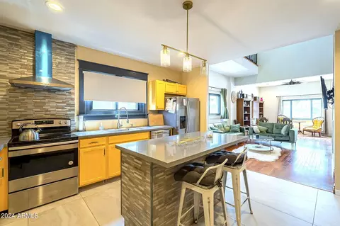 Kitchen - 917 S Montezuma Ave, Phoenix, AZ 85003 photo 3 of 6