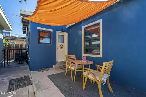 Exterior - 917 S Montezuma Ave, Phoenix, AZ 85003 photo 3 of 5