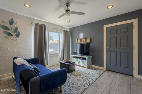 Living - 917 S Montezuma Ave, Phoenix, AZ 85003 photo 5 of 5