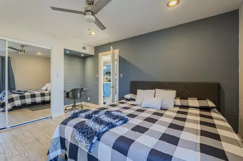 Bedroom - 917 S Montezuma Ave, Phoenix, AZ 85003 photo 6 of 8
