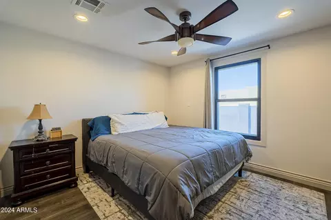Bedroom - 917 S Montezuma Ave, Phoenix, AZ 85003 photo 1 of 8