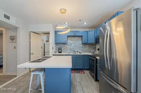 Kitchen - 917 S Montezuma Ave, Phoenix, AZ 85003 photo 4 of 6