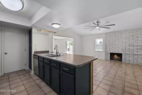 4401 E Arapahoe St, Phoenix, AZ 85044 photo 5