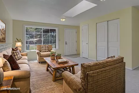 Living - 3276 N Juniper Trl, Pine, AZ 85544 photo 5 of 6