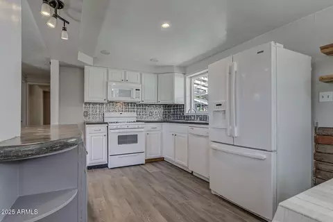 Kitchen - 3276 N Juniper Trl, Pine, AZ 85544 photo 2 of 3