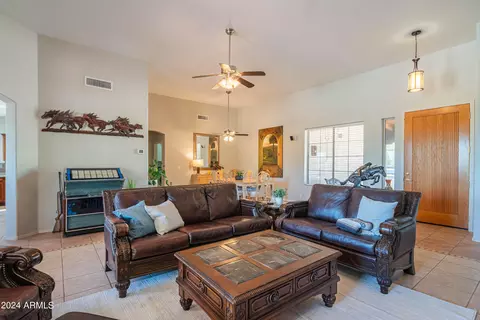 39009 N 9th St, Phoenix, AZ 85086 photo 4