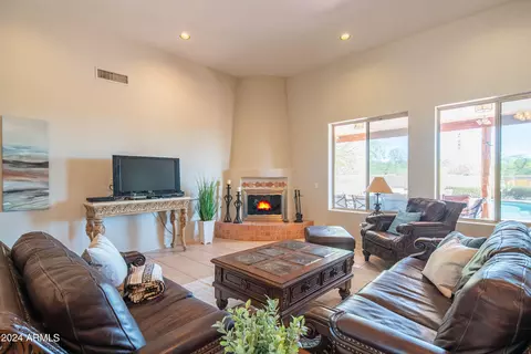 39009 N 9th St, Phoenix, AZ 85086 photo 9