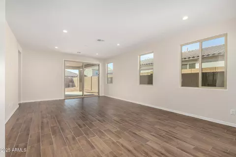 17841 W Blue Sky Dr, Surprise, AZ 85387 photo 7