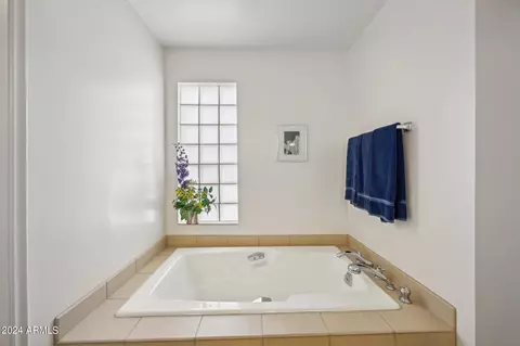 24 E Concorda Dr, Tempe, AZ 85282 photo 18