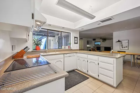24 E Concorda Dr, Tempe, AZ 85282 photo 12