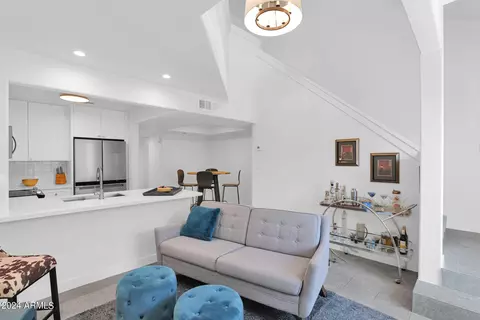 1025 E Highland Ave #7, Phoenix, AZ 85014 photo 3