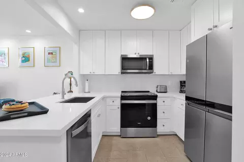 1025 E Highland Ave #7, Phoenix, AZ 85014 photo 12