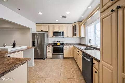 5810 N 8th Pl, Phoenix, AZ 85014 photo 14