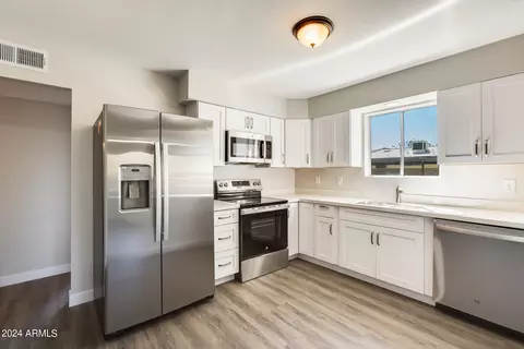 3337 W Golden Ln, Phoenix, AZ 85051