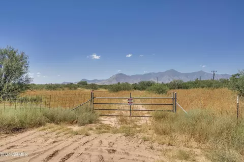 9022 S Yell Ln #-, Hereford, AZ 85615