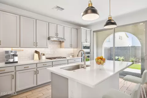 Kitchen - 6412 N 17th Pl, Phoenix, AZ 85016 photo 2 of 2