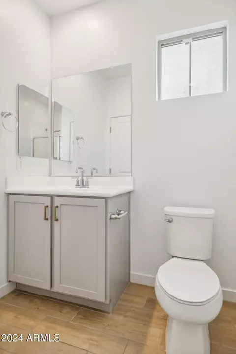 Bath - 6412 N 17th Pl, Phoenix, AZ 85016 photo 1 of 4
