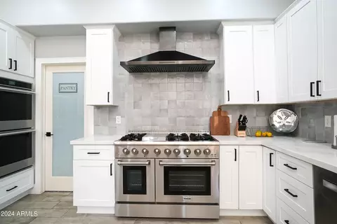 Kitchen - 1755 E Cullumber Ct, Gilbert, AZ 85234 photo 5 of 6