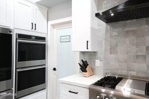 Kitchen - 1755 E Cullumber Ct, Gilbert, AZ 85234 photo 6 of 6