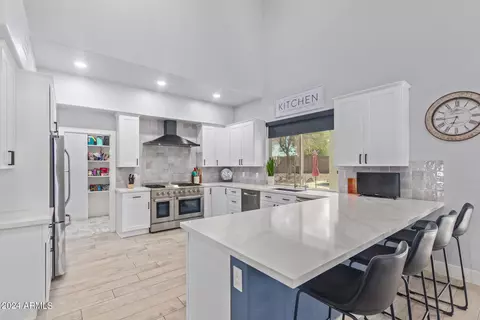 Kitchen - 1755 E Cullumber Ct, Gilbert, AZ 85234 photo 4 of 6