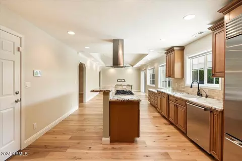 201 E Keim Dr, Phoenix, AZ 85012 photo 8