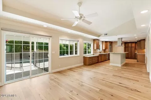201 E Keim Dr, Phoenix, AZ 85012 photo 4