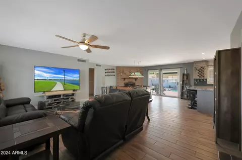 2405 E Alameda Dr, Tempe, AZ 85282 photo 4