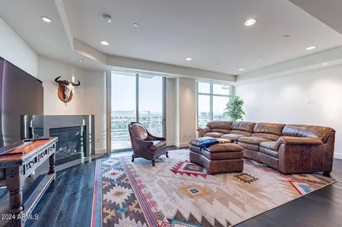 Living - 2211 E Camelback Rd #505, Phoenix, AZ 85016 photo 2 of 2