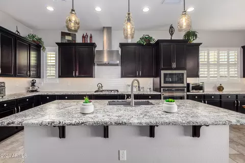 Kitchen - 315 E Balao Dr, Phoenix, AZ 85085 photo 4 of 5