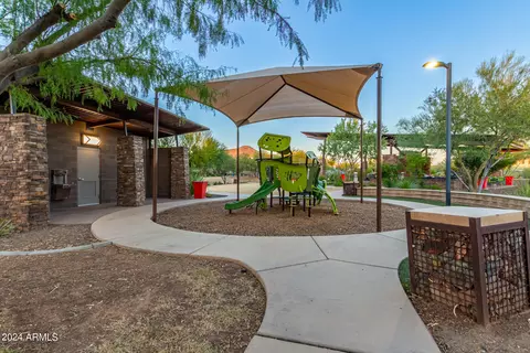 View/Area - 315 E Balao Dr, Phoenix, AZ 85085 photo 16 of 17