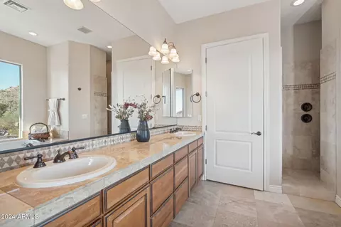 Bath - 8733 E Russell St, Mesa, AZ 85207 photo 2 of 11