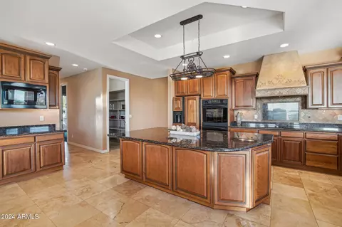 Kitchen - 8733 E Russell St, Mesa, AZ 85207 photo 4 of 6