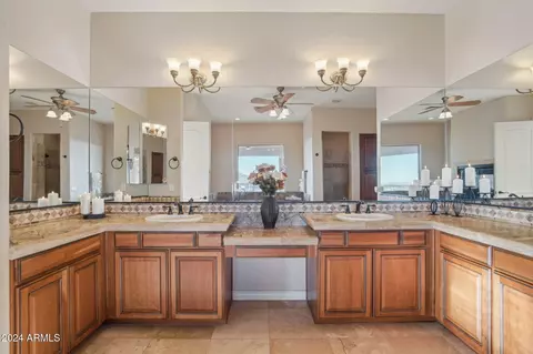 Bath - 8733 E Russell St, Mesa, AZ 85207 photo 3 of 11