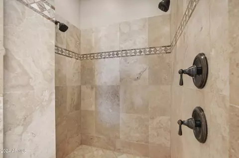Bath - 8733 E Russell St, Mesa, AZ 85207 photo 9 of 11