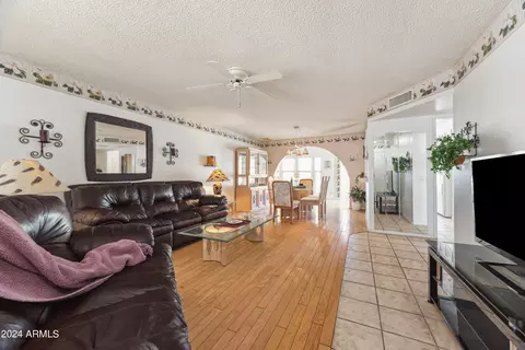 9726 W Desert Hills Dr, Sun City, AZ 85351
