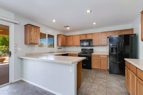 1404 S Baldwin Loop, Coolidge, AZ 85128 photo 5