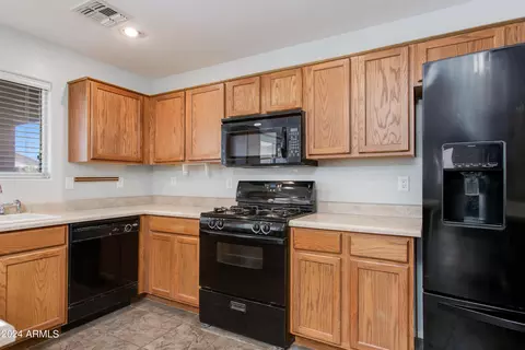 1404 S Baldwin Loop, Coolidge, AZ 85128 photo 9
