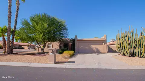 26662 S Howard Dr, Sun Lakes, AZ 85248