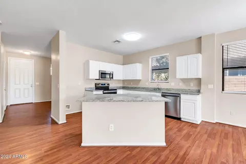 7019 S 30th Ln, Phoenix, AZ 85041 photo 12