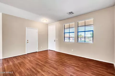 7019 S 30th Ln, Phoenix, AZ 85041 photo 8