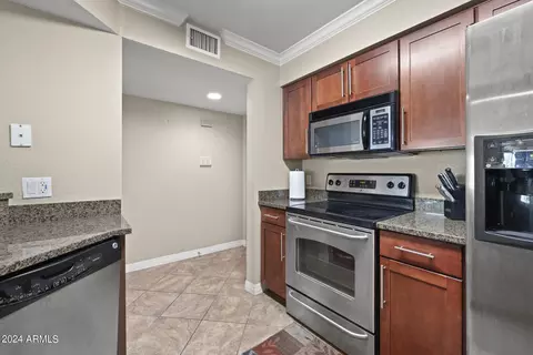 Kitchen - 2025 E Campbell Ave #260, Phoenix, AZ 85016 photo 5 of 5