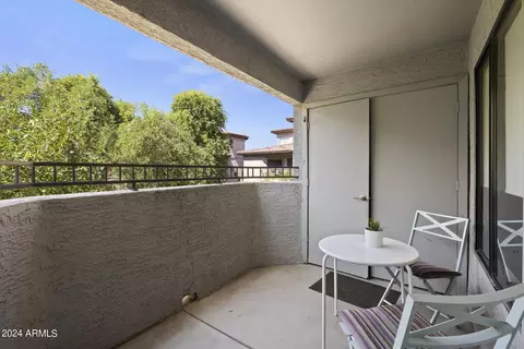 Exterior - 2025 E Campbell Ave #260, Phoenix, AZ 85016 photo 2 of 10