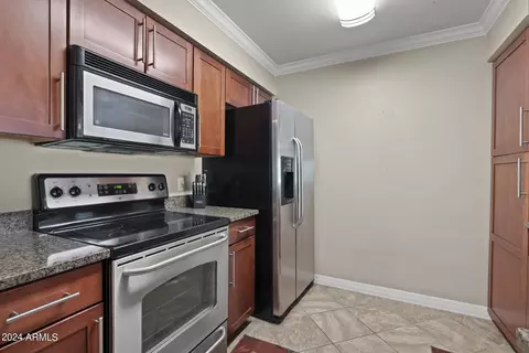 Kitchen - 2025 E Campbell Ave #260, Phoenix, AZ 85016 photo 3 of 5