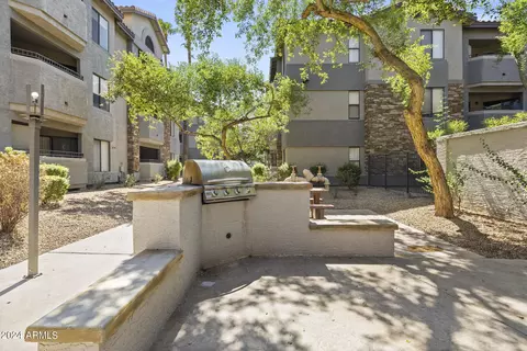 Exterior - 2025 E Campbell Ave #260, Phoenix, AZ 85016 photo 7 of 10