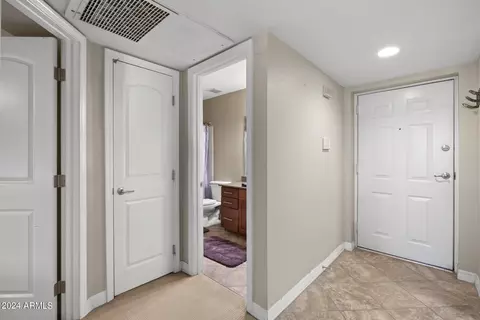 Entry Way - 2025 E Campbell Ave #260, Phoenix, AZ 85016 photo 2 of 2