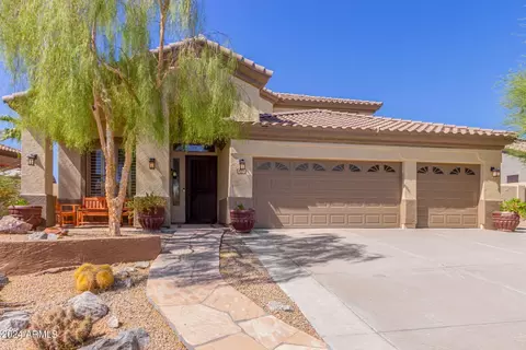 10956 S Oakwood Dr, Goodyear, AZ 85338