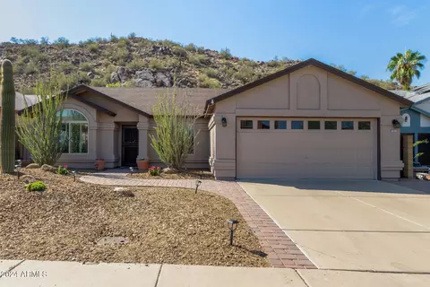 1821 E Behrend Dr, Phoenix, AZ 85024