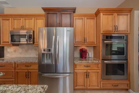 Kitchen - 753 E Mountain Sky Ave, Phoenix, AZ 85048 photo 5 of 6