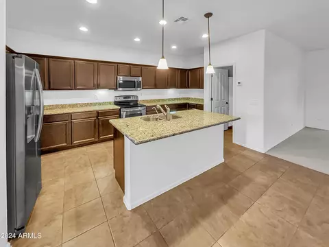 2199 E Gillcrest Rd, Gilbert, AZ 85298 photo 2