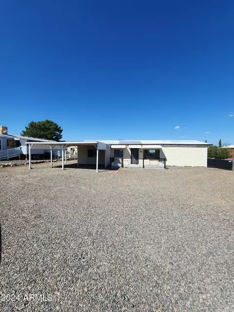 20542 E Stagecoach Trl, Mayer, AZ 86333